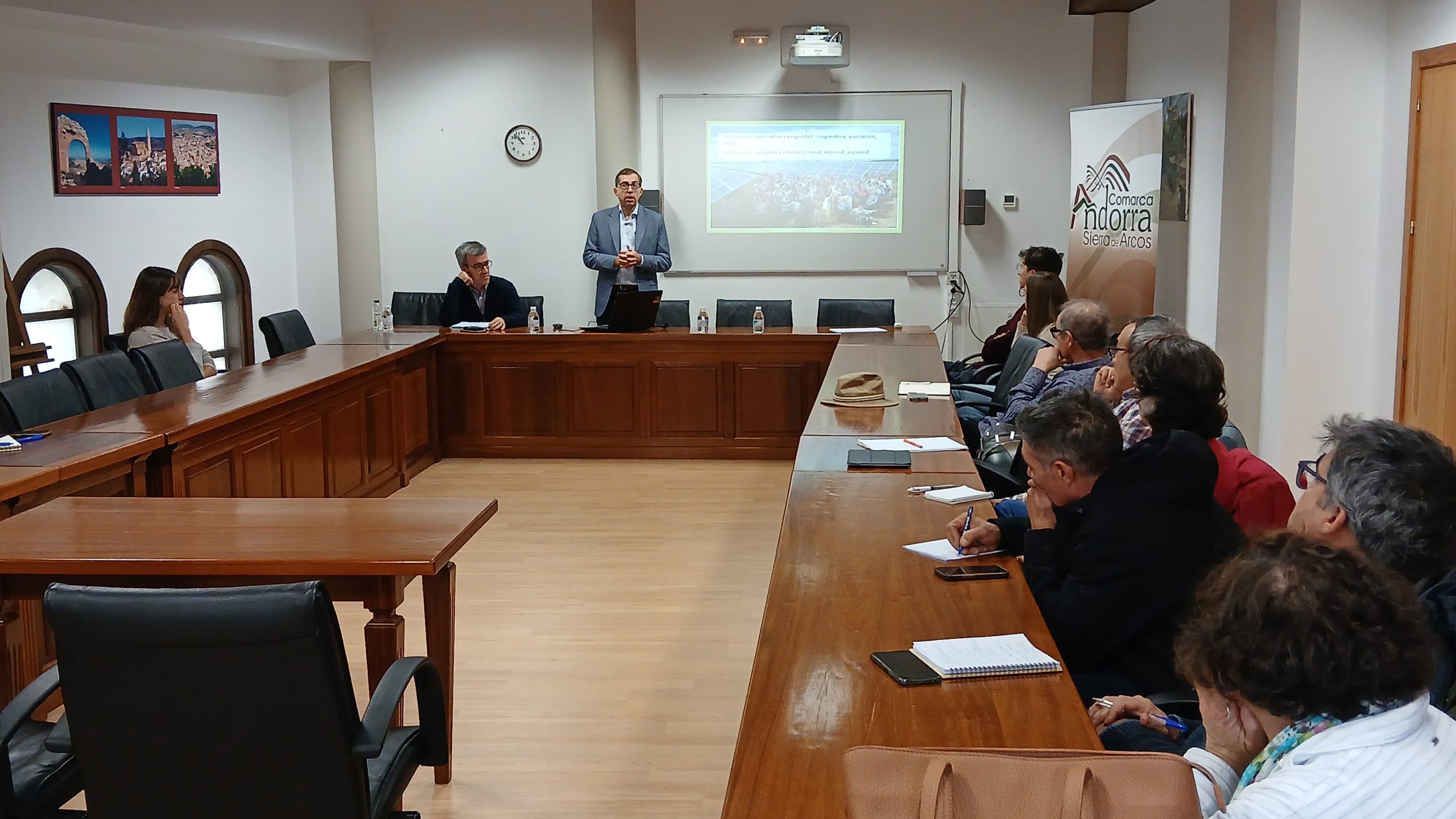 La jornada informativa se ha celebrado en la sede de la Comarca Andorra Sierra de Arcos.