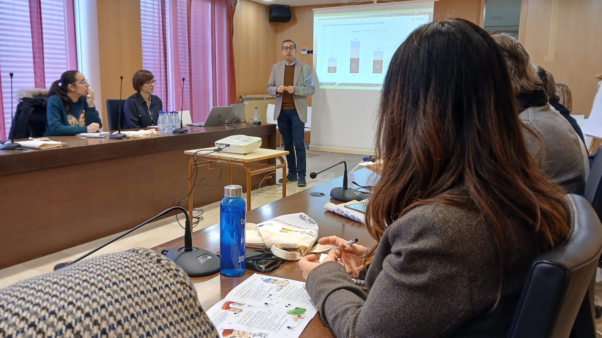 Imagen del desayuno informativo sobre comunidades energéticas en Utrillas